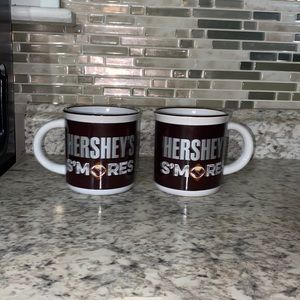 NWOT 2 Hersheys S’mores mugs! Never used! Perfect for this season!!